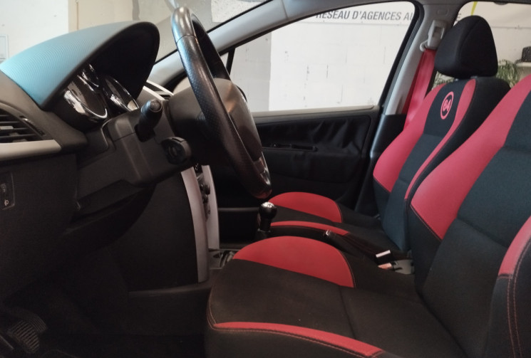 Peugeot 207 1.4 VTi 16V 95 cv EDITION 64 5P