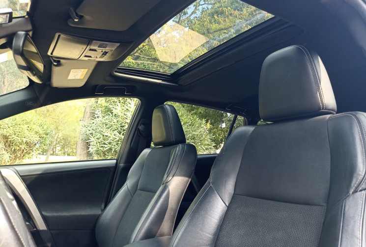 Toyota RAV4 Ph2 - HYBRIDE - 2.5L197CH - 2WD - BLAKC ED. - CUIR - CAMERA - TO - ATTELAGE