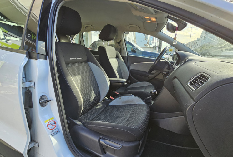 Volkswagen Polo 1.4 TDI 90 ch DSG7 5p 4cv Dossier d'entretiens dispo