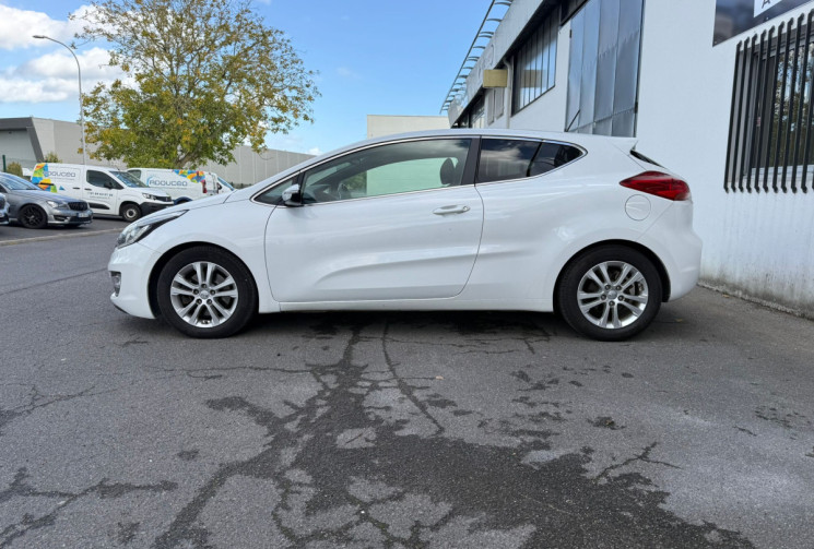 Kia ProCeed /Ceed 1.6 CRDI 110ch CARPLAY CAMERA DE RECUL Kia ProCeed /Ceed 1.6 CRDI 110ch CARPLAY CAMERA DE RECUL