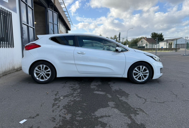 Kia ProCeed /Ceed 1.6 CRDI 110ch CARPLAY CAMERA DE RECUL Kia ProCeed /Ceed 1.6 CRDI 110ch CARPLAY CAMERA DE RECUL