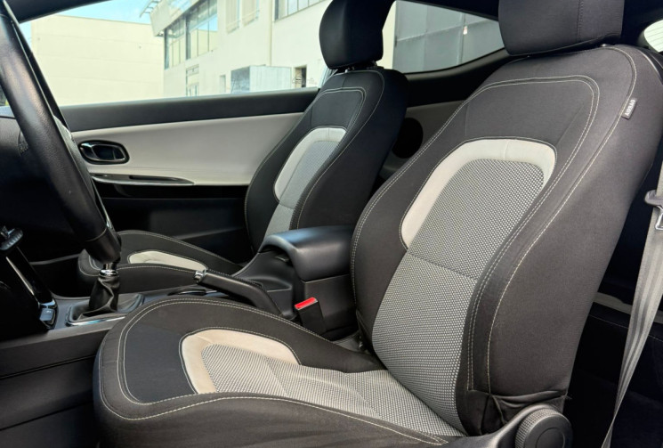 Kia ProCeed /Ceed 1.6 CRDI 110ch CARPLAY CAMERA DE RECUL Kia ProCeed /Ceed 1.6 CRDI 110ch CARPLAY CAMERA DE RECUL