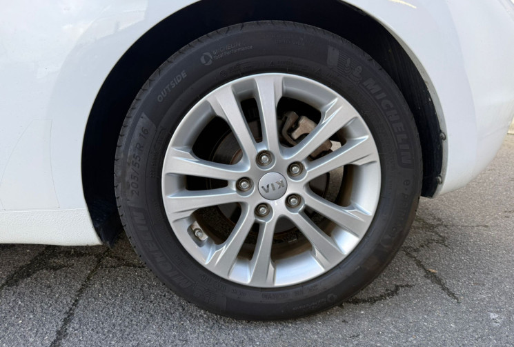 Kia ProCeed /Ceed 1.6 CRDI 110ch CARPLAY CAMERA DE RECUL Kia ProCeed /Ceed 1.6 CRDI 110ch CARPLAY CAMERA DE RECUL