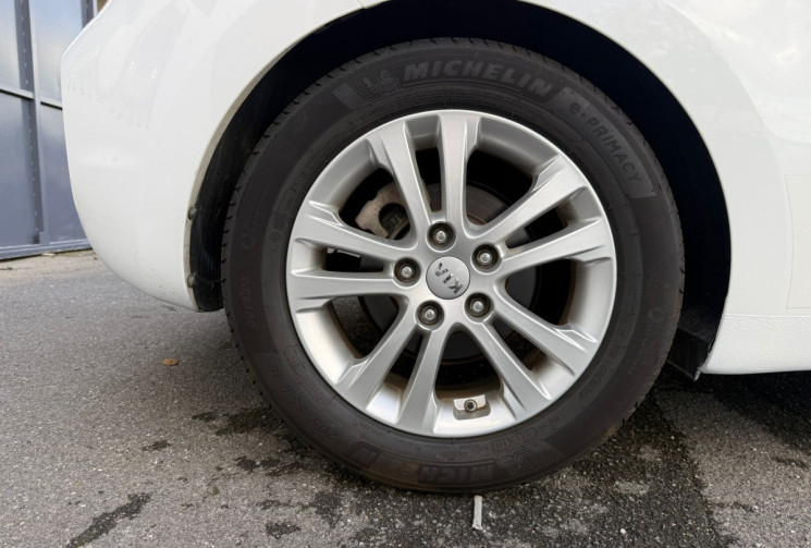 Kia ProCeed /Ceed 1.6 CRDI 110ch CARPLAY CAMERA DE RECUL Kia ProCeed /Ceed 1.6 CRDI 110ch CARPLAY CAMERA DE RECUL