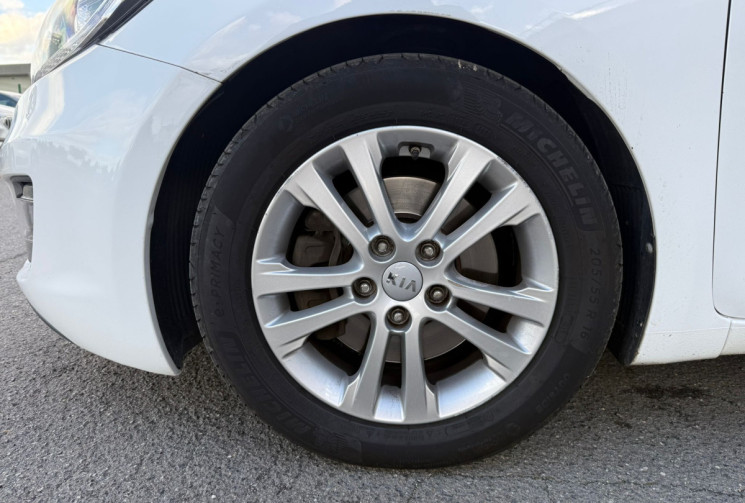 Kia ProCeed /Ceed 1.6 CRDI 110ch CARPLAY CAMERA DE RECUL Kia ProCeed /Ceed 1.6 CRDI 110ch CARPLAY CAMERA DE RECUL