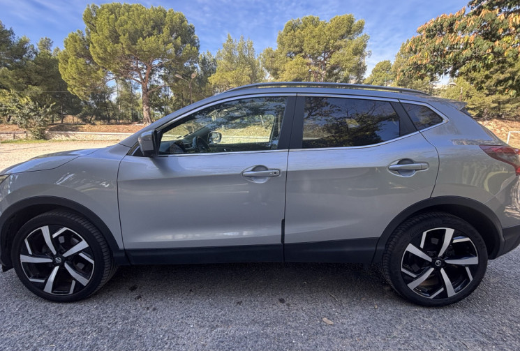 Nissan Qashqai Phase 2 - Tekna 1.6 dCi 2WD 130 cv TOIT PANORAMIQUE - ATTELAGE - SIEGE CHAUFFANT