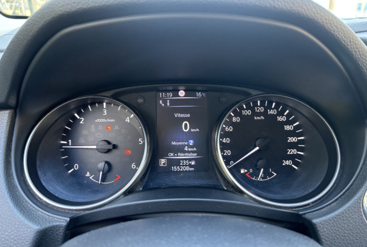 Nissan Qashqai Phase 2 - Tekna 1.6 dCi 2WD 130 cv TOIT PANORAMIQUE - ATTELAGE - SIEGE CHAUFFANT