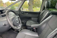 Renault Grand Espace IV 2.0 DCI / Boite Auto / 7 Places / Toit panoramique / Crochet d'attelage 
