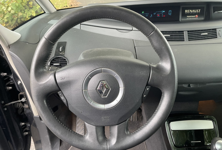 Renault Grand Espace IV 2.0 DCI / Boite Auto / 7 Places / Toit panoramique / Crochet d'attelage 