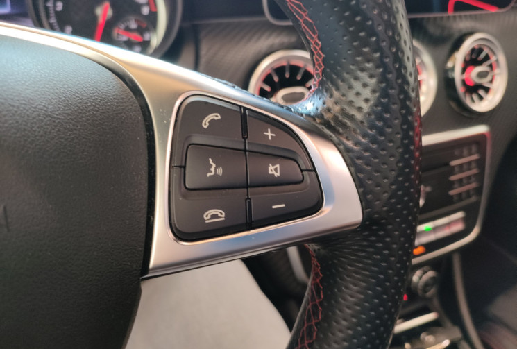 Mercedes Classe A 180 Fascination Pack A45 AMG 122 ch Entretien Mercedes Exclusif