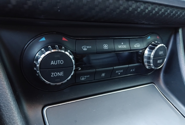 Mercedes Classe A 250 4MATIC VERSION SPORT 218 ch -Echappement clapet- Toit Ouvrant - Suivi Complet