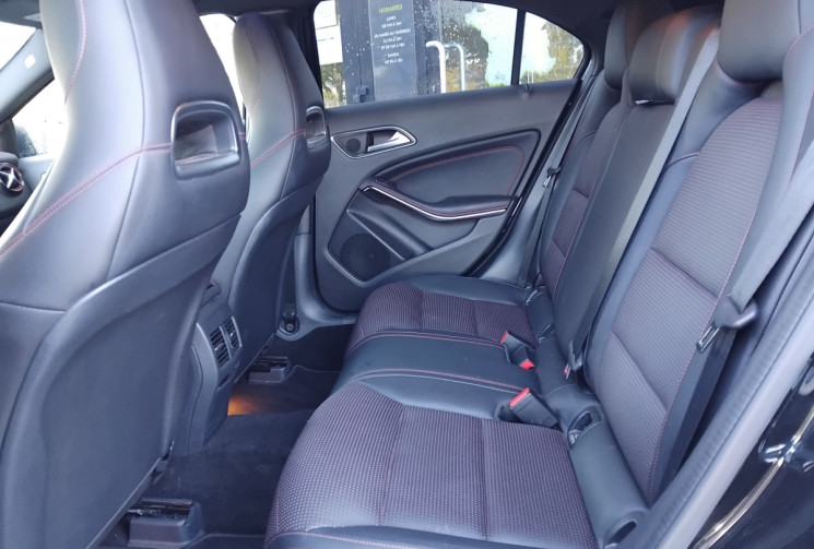 Mercedes Classe A 250 4MATIC VERSION SPORT 218 ch -Echappement clapet- Toit Ouvrant - Suivi Complet