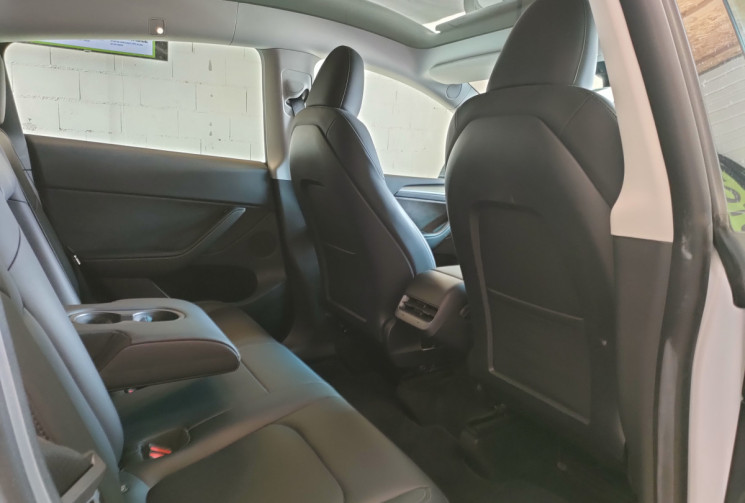 Tesla Model Y Propulsion (grande autonomie) 347ch + Attelage + Wallbox + Autopilot 