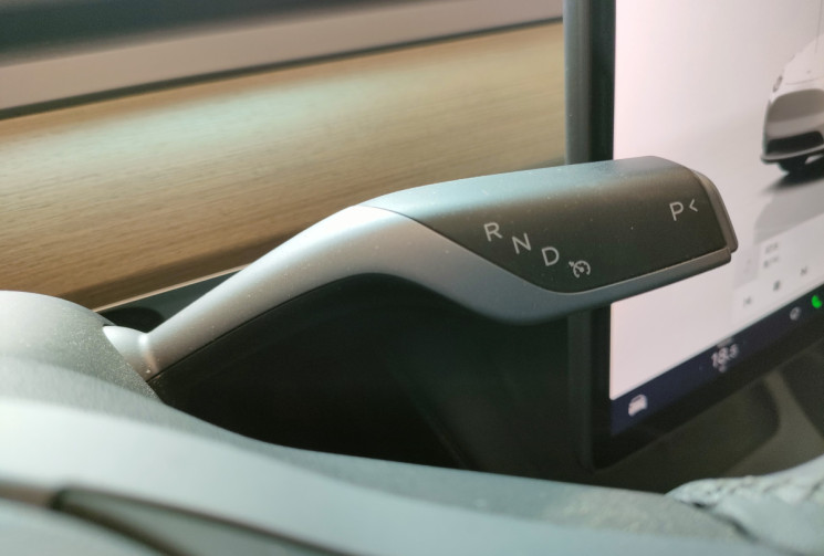 Tesla Model Y Propulsion (grande autonomie) 347ch + Attelage + Wallbox + Autopilot 