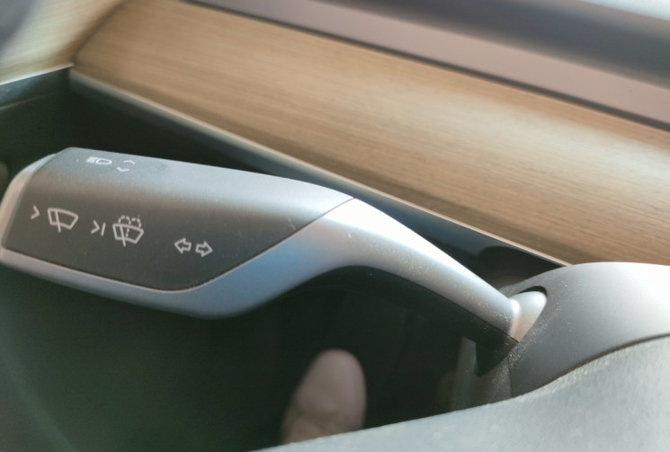 Tesla Model Y Propulsion (grande autonomie) 347ch + Attelage + Wallbox + Autopilot 