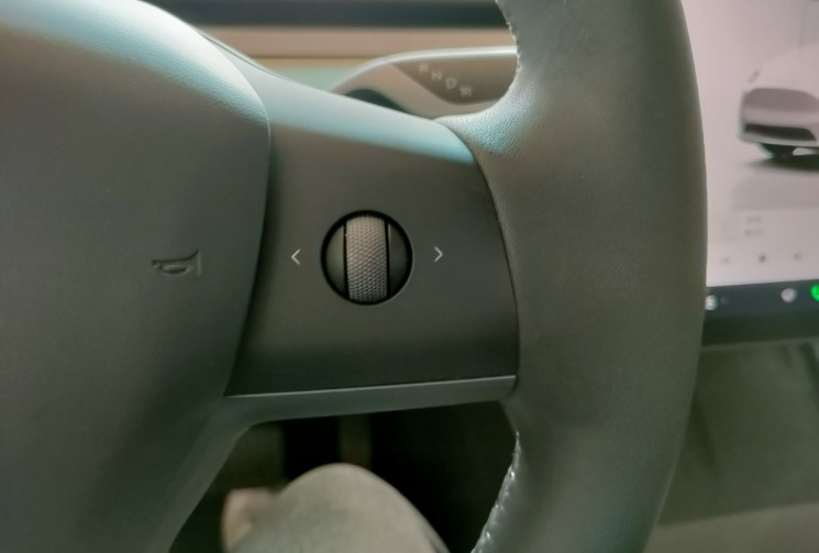 Tesla Model Y Propulsion (grande autonomie) 347ch + Attelage + Wallbox + Autopilot 