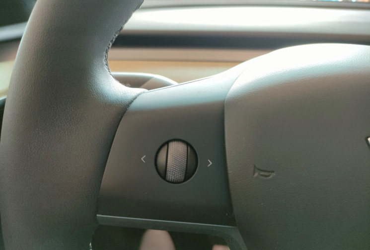 Tesla Model Y Propulsion (grande autonomie) 347ch + Attelage + Wallbox + Autopilot 