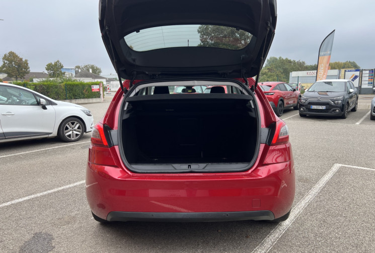 Peugeot 308 ALLURE BUSINESS  1.2 PureTech130 EAT 8 Courroie distribution changée