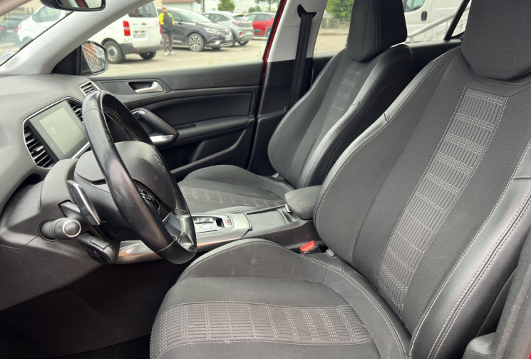 Peugeot 308 ALLURE BUSINESS  1.2 PureTech130 EAT 8 Courroie distribution changée