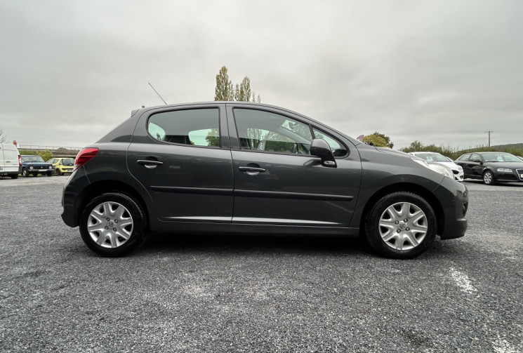 Peugeot 207 1.4 TENDANCE 75 CH 1ERE MAIN CT OK DISTRIB NEUVE