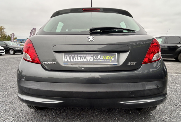 Peugeot 207 1.4 TENDANCE 75 CH 1ERE MAIN CT OK DISTRIB NEUVE