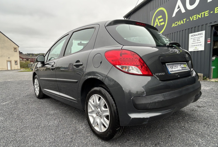Peugeot 207 1.4 TENDANCE 75 CH 1ERE MAIN CT OK DISTRIB NEUVE