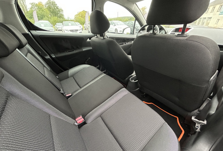 Peugeot 207 1.4 TENDANCE 75 CH 1ERE MAIN CT OK DISTRIB NEUVE