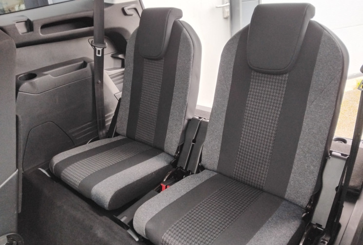 Peugeot 5008 ALLURE 1.6 120CH 7 Places - Toit Panoramique - Caméra de recul - Attelage