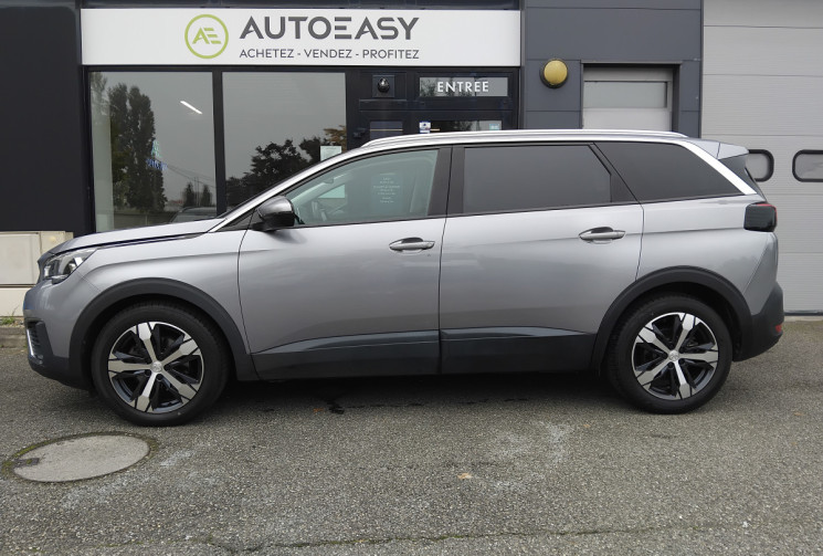 Peugeot 5008 ALLURE 1.6 120CH 7 Places - Toit Panoramique - Caméra de recul - Attelage