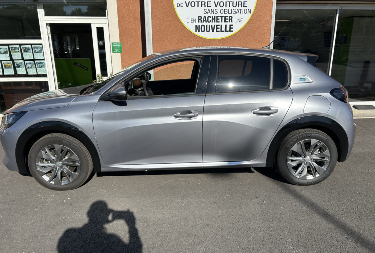 Peugeot 208 e- 136 cv Allure Etat neuf