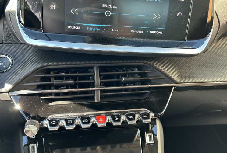 Peugeot 208 e- 136 cv Allure Etat neuf