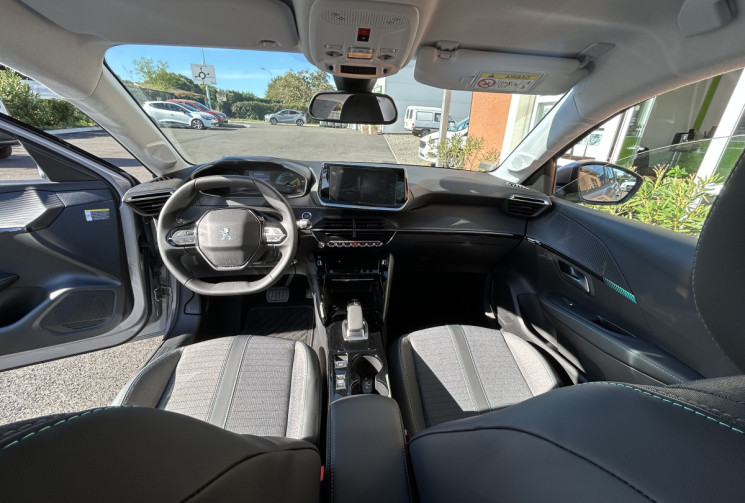 Peugeot 208 e- 136 cv Allure Etat neuf