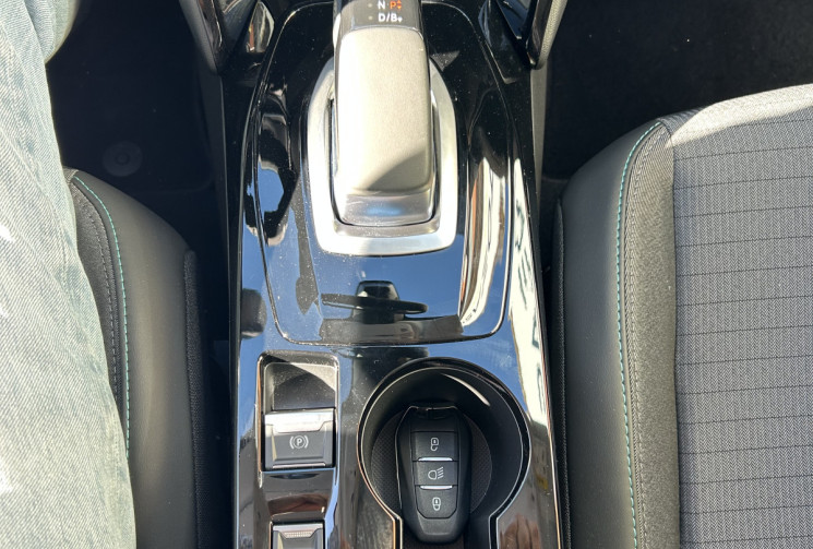 Peugeot 208 e- 136 cv Allure Etat neuf
