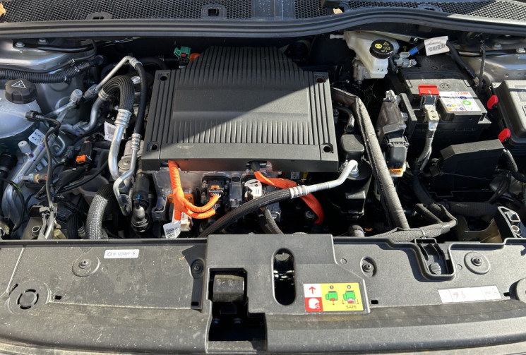 Peugeot 208 e- 136 cv Allure Etat neuf
