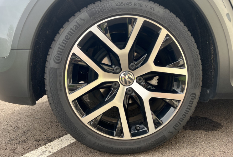 Volkswagen New Beetle II Phase 2 1.4 TSI DSG7 150 cv BVA DUNE