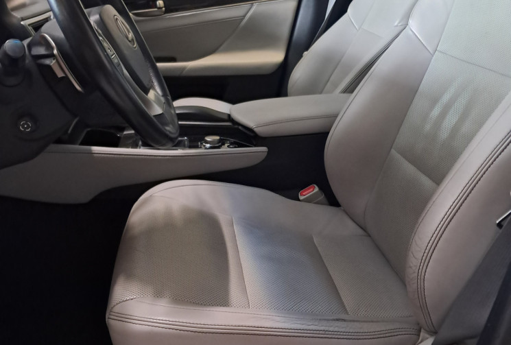 Lexus GS 2.5 HYBRID 300H BUSINESS CUIR - SUPERBE - SUIVI LEXUS - CT VIERGE - GARANTIE -