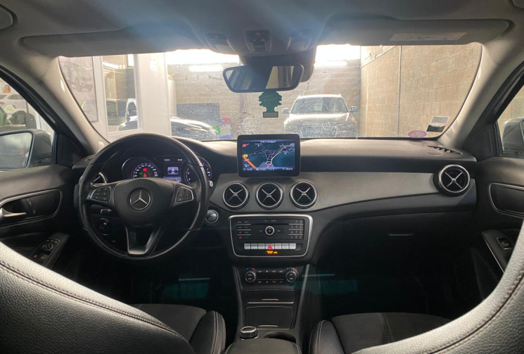 Mercedes GLA GLA 180 122ch SENSATION TOIT OUVRANT HAYON ELECTRIQUE