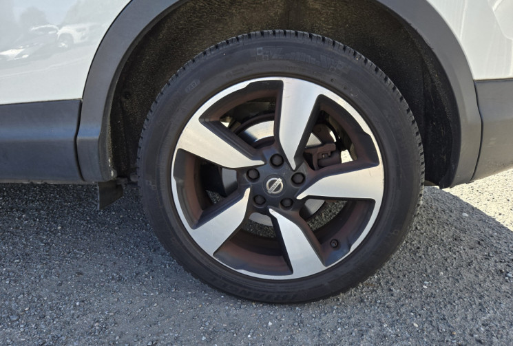Nissan Qashqai 1.6 dCi 130 cv N-CONNECTA Xtronic * Caméra 360 * Toit Panoramique * Clim Auto * 2WD