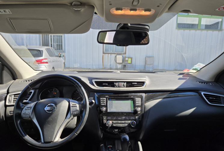Nissan Qashqai 1.6 dCi 130 cv N-CONNECTA Xtronic * Caméra 360 * Toit Panoramique * Clim Auto * 2WD