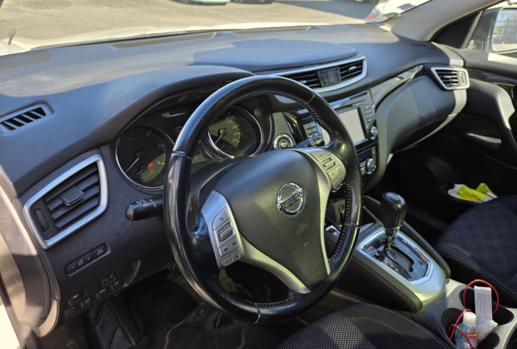 Nissan Qashqai 1.6 dCi 130 cv N-CONNECTA Xtronic * Caméra 360 * Toit Panoramique * Clim Auto * 2WD