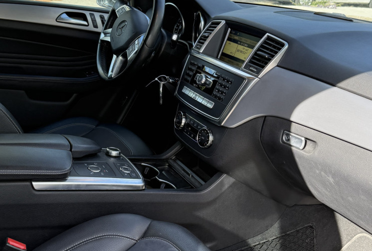 Mercedes ML 350 3.0 V6 CDI 258 CV PACK SPORT OFF ROAD