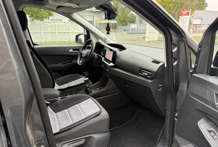 Ford Tourneo Connect 1.5 EcoBoost 114ch Titanium / Sièges chauffants / 