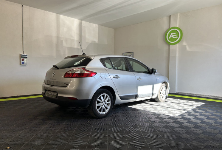 Renault Megane III (B95) 1.5 dCi 110ch FAP Carminat TomTom eco²