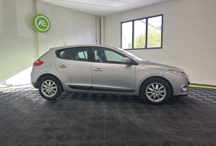 Renault Megane III (B95) 1.5 dCi 110ch FAP Carminat TomTom eco²