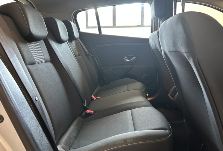 Renault Megane III (B95) 1.5 dCi 110ch FAP Carminat TomTom eco²