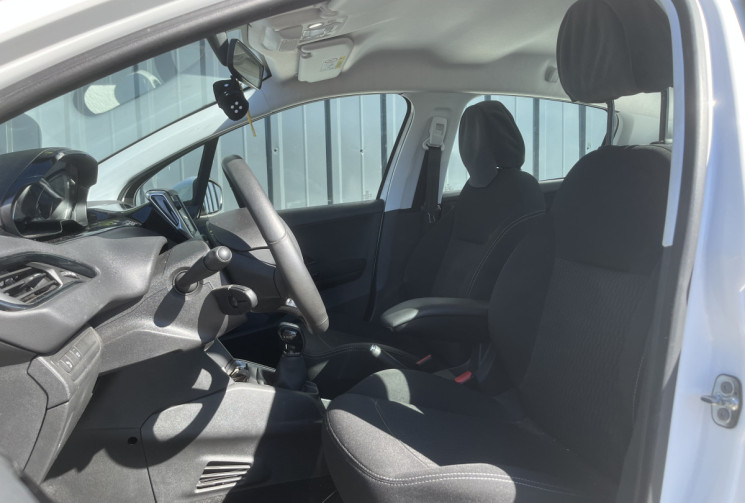 Peugeot 208 Phase 2 5 Portes 1.2 VTi 82 cv