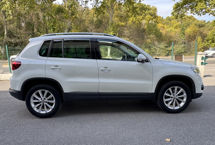 Volkswagen Tiguan 2.0 TDI 140 CARAT DSG7 4Motion / 1ere main / Toit ouvrant / Camera / GPS / Cuir