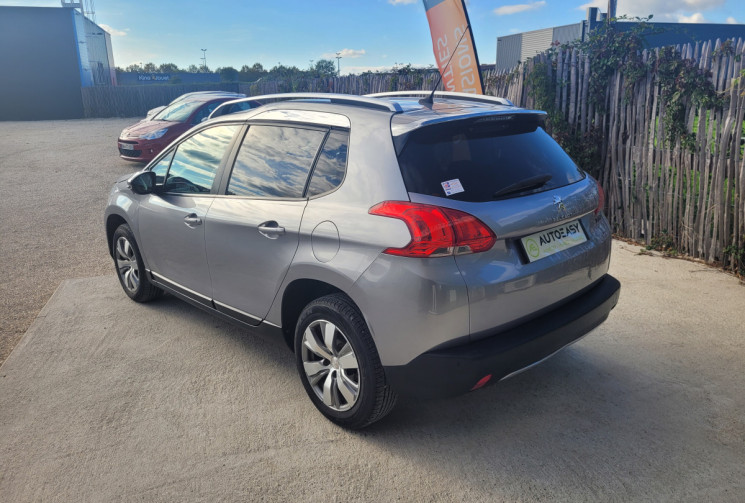 Peugeot 2008 1.2 PURETECH STYLE Peugeot 2008 1.2 PURETECH STYLE