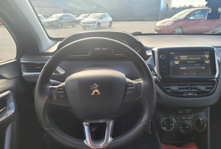 Peugeot 2008 1.2 PURETECH STYLE Peugeot 2008 1.2 PURETECH STYLE