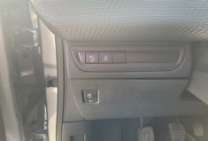 Peugeot 2008 1.2 PURETECH STYLE Peugeot 2008 1.2 PURETECH STYLE